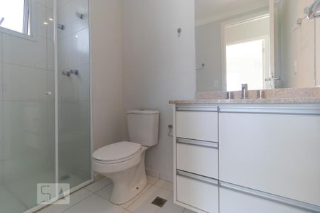 Banheiro de apartamento à venda com 1 quarto, 44m² em Centro, Campinas