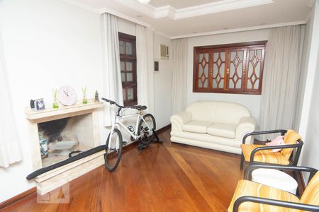 Sala de casa à venda com 4 quartos, 300m² em Conjunto Residencial Santa Terezinha, São Paulo