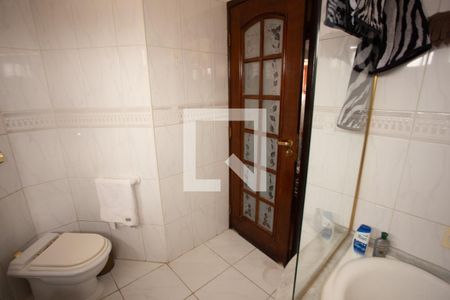 Casa à venda com 300m², 4 quartos e 3 vagasBanheiro do Quarto 2