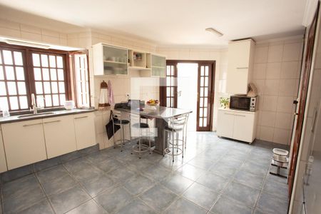 Casa à venda com 300m², 4 quartos e 3 vagasCozinha