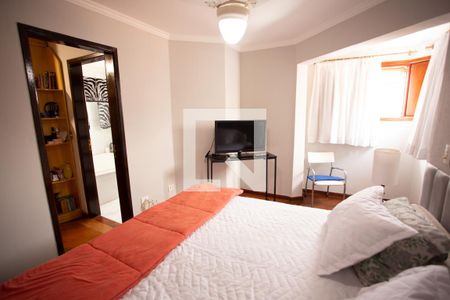 Casa à venda com 300m², 4 quartos e 3 vagasQuarto 2