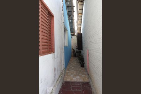 Casa à venda com 440m², 7 quartos e 4 vagasCorredor entre as casas