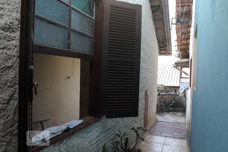 Casa à venda com 440m², 7 quartos e 4 vagasAcesso entre as casas - janela