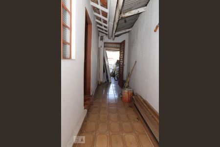 Casa à venda com 440m², 7 quartos e 4 vagasCorredor de acesso a casas