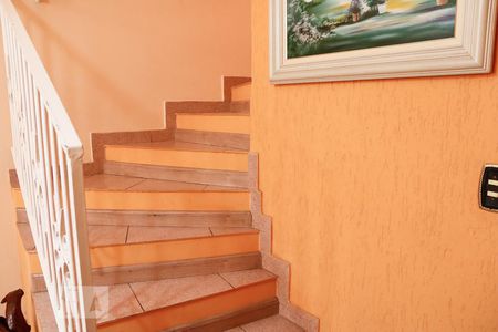 Escada de casa para alugar com 3 quartos, 100m² em Campo Grande, São Paulo