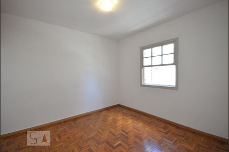 Casa à venda com 230m², 5 quartos e 3 vagas Casa à venda com 230m², 5 quartos e 3 vagasQuarto 1