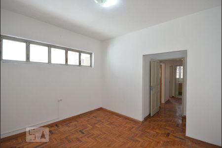 Casa à venda com 230m², 5 quartos e 3 vagas Casa à venda com 230m², 5 quartos e 3 vagasQuarto 3