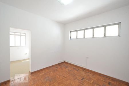 Casa à venda com 230m², 5 quartos e 3 vagas Casa à venda com 230m², 5 quartos e 3 vagasQuarto 3