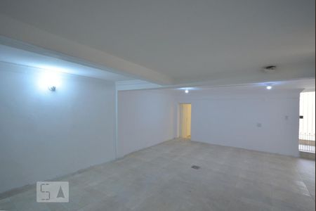 Casa à venda com 230m², 5 quartos e 3 vagas Casa à venda com 230m², 5 quartos e 3 vagasGaragem