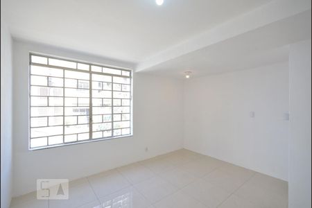 Sala de casa à venda com 5 quartos, 230m² em Vila Mariana, São Paulo