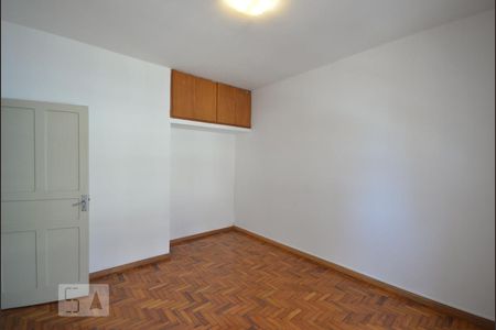 Casa à venda com 230m², 5 quartos e 3 vagas Casa à venda com 230m², 5 quartos e 3 vagasQuarto 1