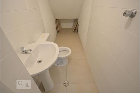 Casa à venda com 230m², 5 quartos e 3 vagas Casa à venda com 230m², 5 quartos e 3 vagasLavabo Garagem