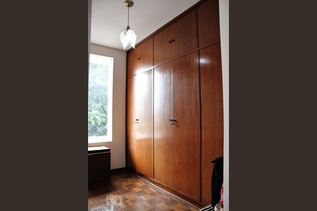 Casa à venda com 500m², 5 quartos e 5 vagasSuíte master - Closet