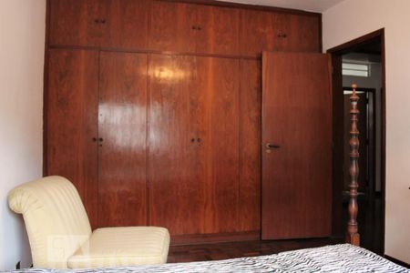 Casa à venda com 500m², 5 quartos e 5 vagasQuarto 1 - Armários