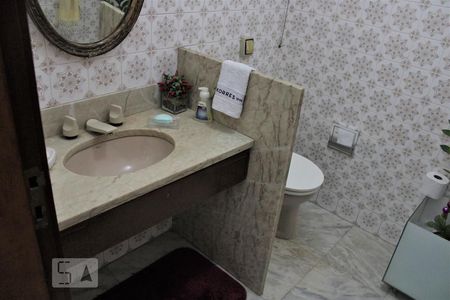 Casa à venda com 500m², 5 quartos e 5 vagasBanheiro social