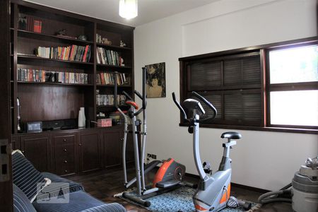 Casa à venda com 500m², 5 quartos e 5 vagasSala de leitura