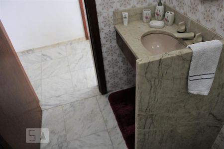 Casa à venda com 500m², 5 quartos e 5 vagasBanheiro social