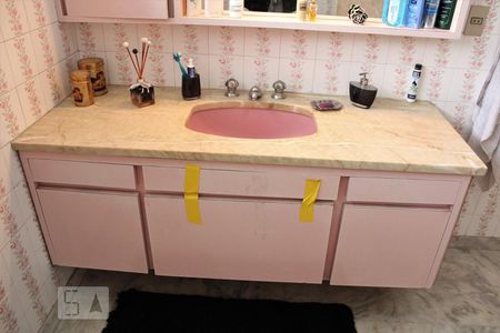 Casa à venda com 500m², 5 quartos e 5 vagasBanheiro 3 - Armários