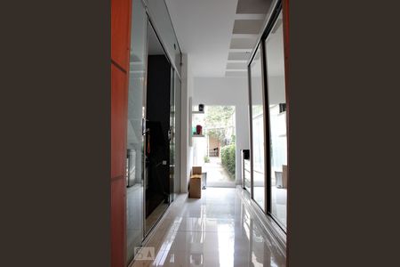 Casa à venda com 500m², 5 quartos e 5 vagasCorredor