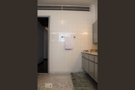 Casa à venda com 500m², 5 quartos e 5 vagasBanheiro 2