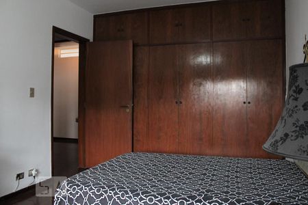 Casa à venda com 500m², 5 quartos e 5 vagasQuarto 2 - Armários