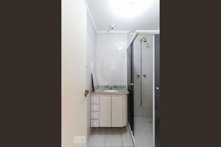 Banheiro da Suíte de apartamento para alugar com 3 quartos, 60m² em Vila Butantã, São Paulo