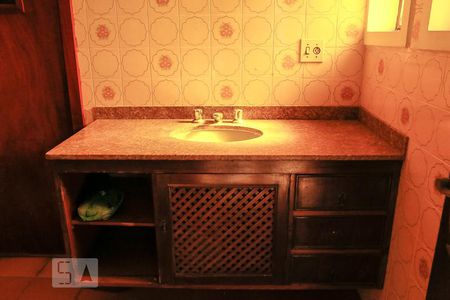 Casa à venda com 450m², 4 quartos e 3 vagas Casa à venda com 450m², 4 quartos e 3 vagasBanheiro Churrasqueira / Sauna