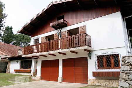 Casa à venda com 450m², 4 quartos e 3 vagas Casa à venda com 450m², 4 quartos e 3 vagasFachada da Casa