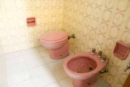 Casa à venda com 450m², 4 quartos e 3 vagas Casa à venda com 450m², 4 quartos e 3 vagasBanheiro Suíte 1