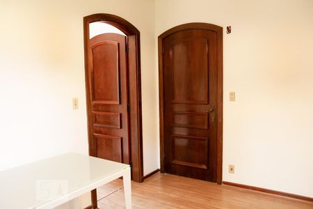 Casa à venda com 450m², 4 quartos e 3 vagas Casa à venda com 450m², 4 quartos e 3 vagasCloset do quarto 4