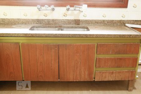 Casa à venda com 450m², 4 quartos e 3 vagas Casa à venda com 450m², 4 quartos e 3 vagasCozinha