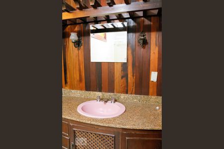 Casa à venda com 450m², 4 quartos e 3 vagas Casa à venda com 450m², 4 quartos e 3 vagasBanheiro Suíte 1