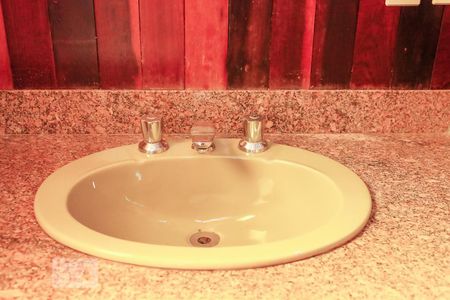 Casa à venda com 450m², 4 quartos e 3 vagas Casa à venda com 450m², 4 quartos e 3 vagasBanheiro Suíte 2 - Pia