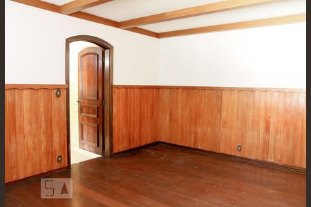 Casa à venda com 450m², 4 quartos e 3 vagas Casa à venda com 450m², 4 quartos e 3 vagasSala de Jantar