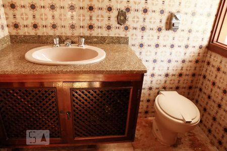 Casa à venda com 450m², 4 quartos e 3 vagas Casa à venda com 450m², 4 quartos e 3 vagasLavabo