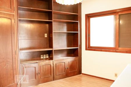 Casa à venda com 450m², 4 quartos e 3 vagas Casa à venda com 450m², 4 quartos e 3 vagasQuarto 4