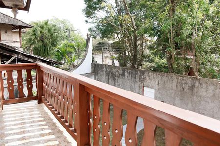 Casa à venda com 450m², 4 quartos e 3 vagas Casa à venda com 450m², 4 quartos e 3 vagasVaranda Suíte 2