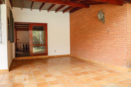 Casa à venda com 450m², 4 quartos e 3 vagas Casa à venda com 450m², 4 quartos e 3 vagasVaranda