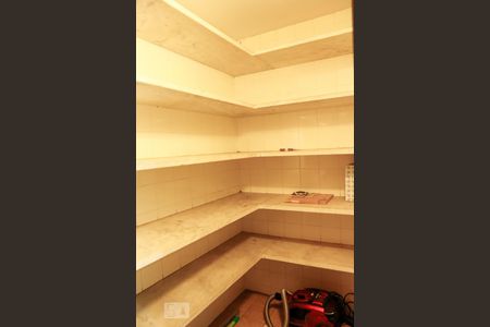 Casa à venda com 450m², 4 quartos e 3 vagas Casa à venda com 450m², 4 quartos e 3 vagasDespensa Cozinha