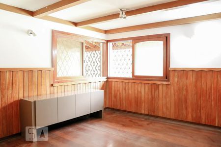 Casa à venda com 450m², 4 quartos e 3 vagas Casa à venda com 450m², 4 quartos e 3 vagasSala de Jantar