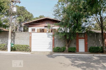 Casa à venda com 450m², 4 quartos e 3 vagas Casa à venda com 450m², 4 quartos e 3 vagasFachada de Entrada da Casa