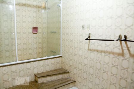 Casa à venda com 450m², 4 quartos e 3 vagas Casa à venda com 450m², 4 quartos e 3 vagasBanheiro Suíte 1