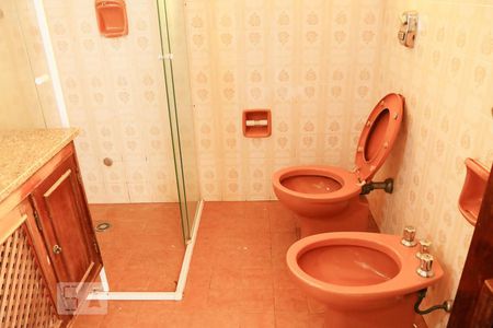 Casa à venda com 450m², 4 quartos e 3 vagas Casa à venda com 450m², 4 quartos e 3 vagasBanheiro Suíte 3