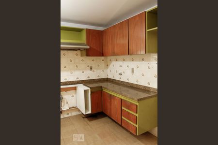 Casa à venda com 450m², 4 quartos e 3 vagas Casa à venda com 450m², 4 quartos e 3 vagasCozinha