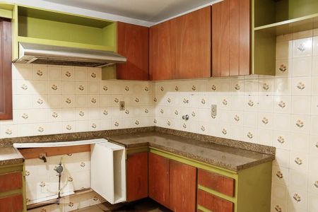 Casa à venda com 450m², 4 quartos e 3 vagas Casa à venda com 450m², 4 quartos e 3 vagasCozinha