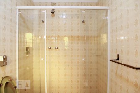 Casa à venda com 450m², 4 quartos e 3 vagas Casa à venda com 450m², 4 quartos e 3 vagasBanheiro Suíte 2