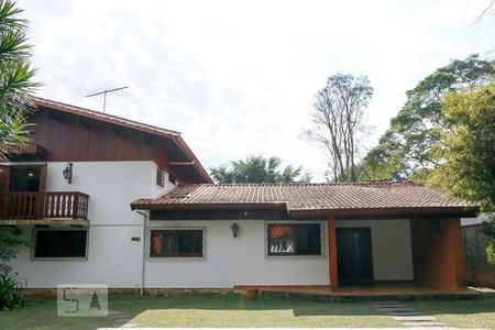 Casa à venda com 450m², 4 quartos e 3 vagas Casa à venda com 450m², 4 quartos e 3 vagasFachada Traseira da Casa