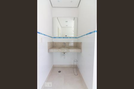 Casa à venda com 218m², 3 quartos e 4 vagasBanheiro