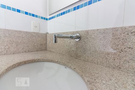 Casa à venda com 218m², 3 quartos e 4 vagasBanheiro