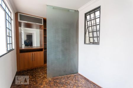 Casa de condomínio à venda com 138m², 3 quartos e 2 vagas Casa de condomínio à venda com 138m², 3 quartos e 2 vagasCloset da suíte